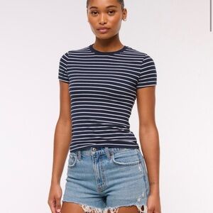 Abercrombie & Fitch Women’s The Mom Short High Rise Curve Love Size 8